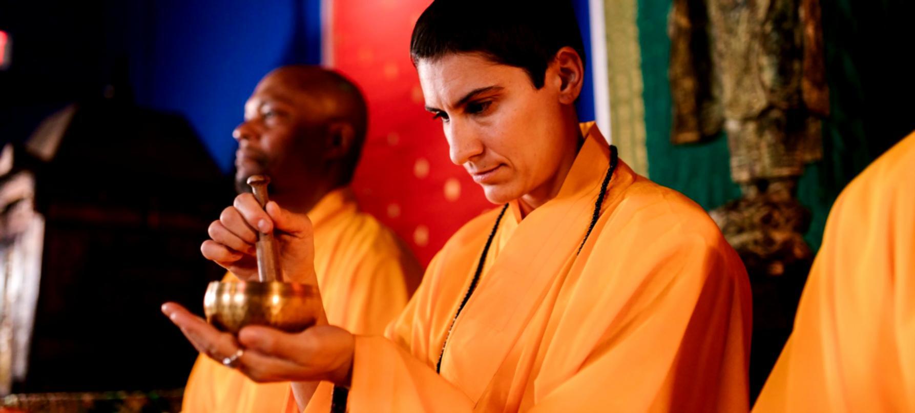 Ambiente meditativo avanzato con strumenti specialistici